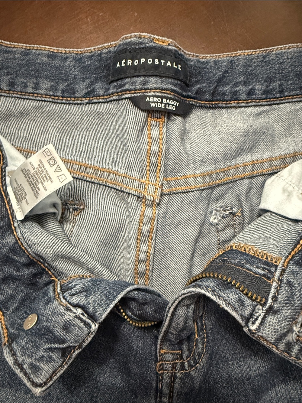 Aeropostale womans Light Blue Baggy Wide Leg Jeans - Distressed Wash